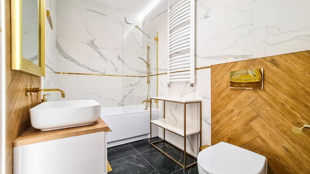 Gold Apartament Przy Ksiezym Mlynie - Garaz - Dostep Na Kod - Fv Lodz  Luaran gambar